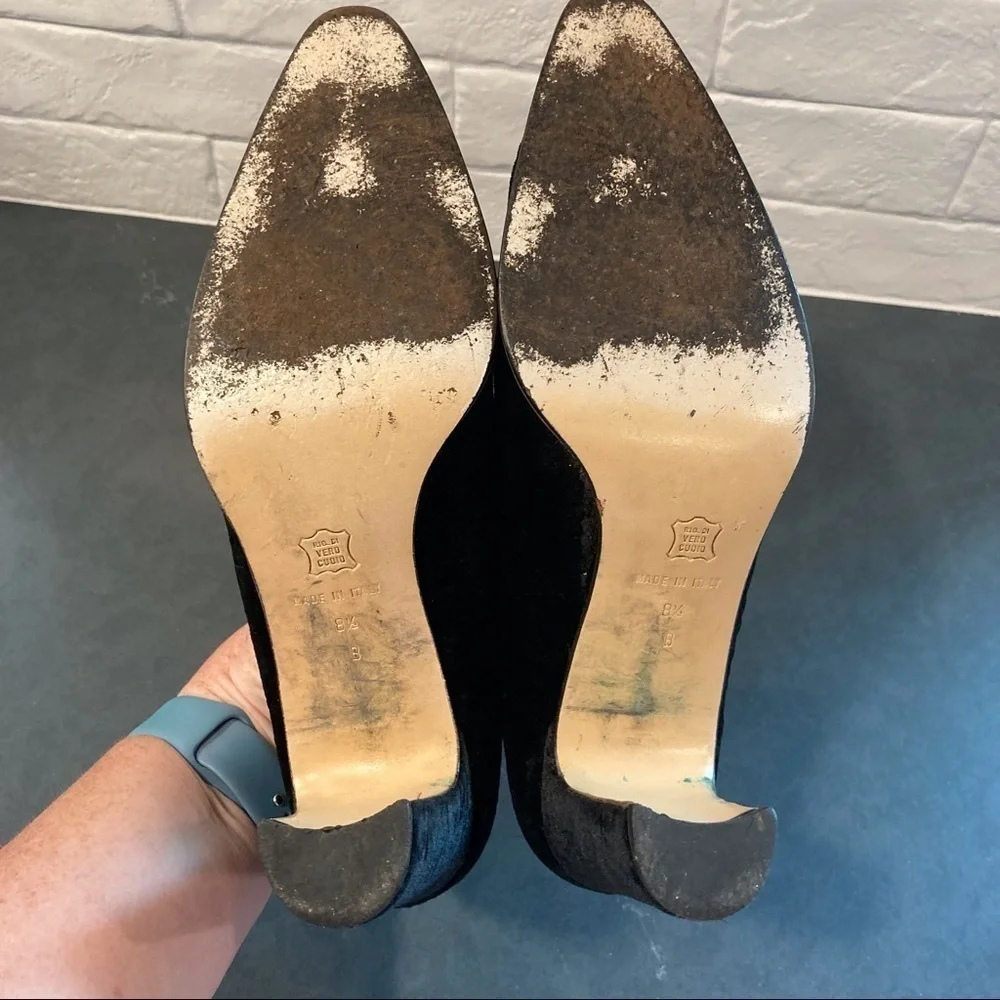 Vintage Phyllis Poland sz 8.5 black velvet pointy toe pumps